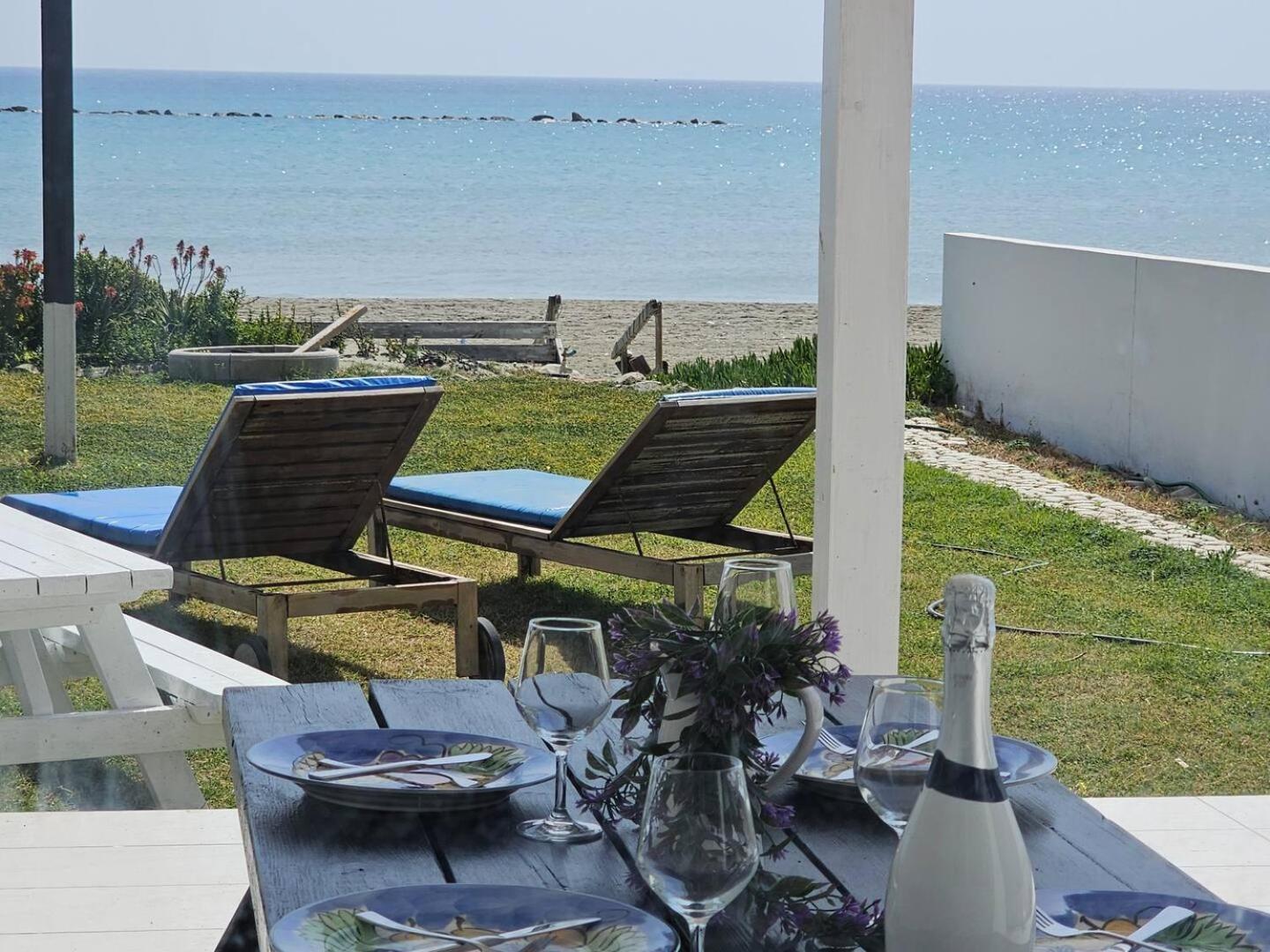 Ammos Beachfront Villa Paradise Larnaca Exterior foto