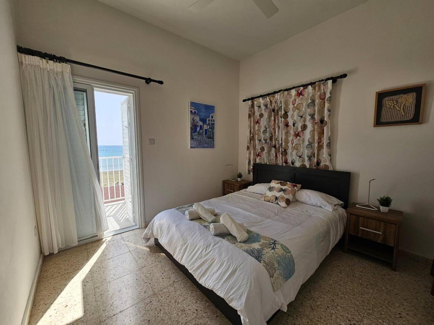 Ammos Beachfront Villa Paradise Larnaca Exterior foto