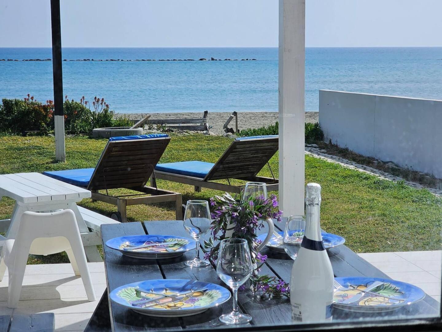 Ammos Beachfront Villa Paradise Larnaca Exterior foto