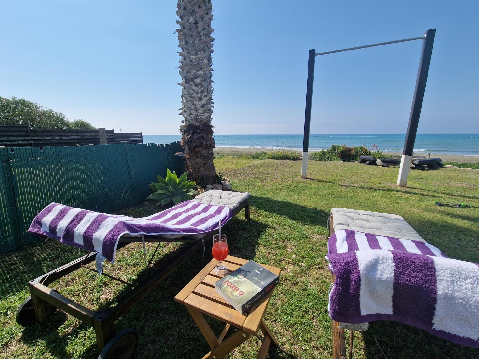 Ammos Beachfront Villa Paradise Larnaca Exterior foto