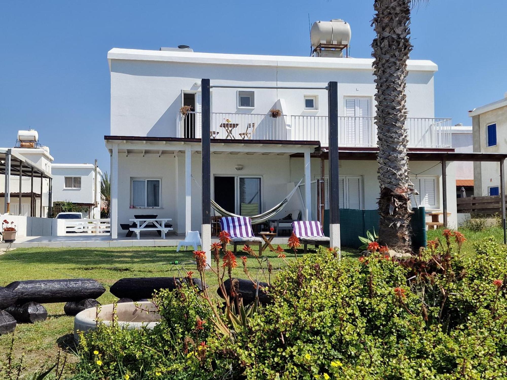 Ammos Beachfront Villa Paradise Larnaca Exterior foto