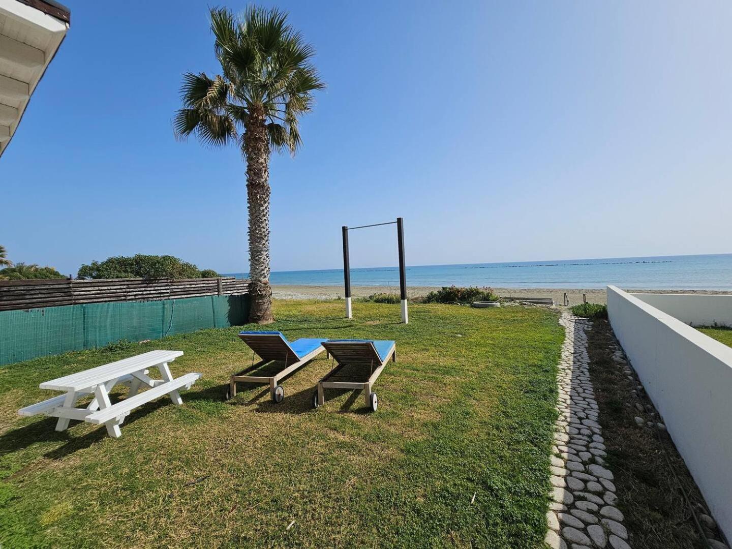 Ammos Beachfront Villa Paradise Larnaca Exterior foto
